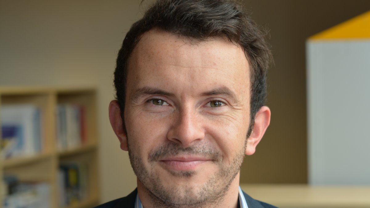 Dr Mike Duignan