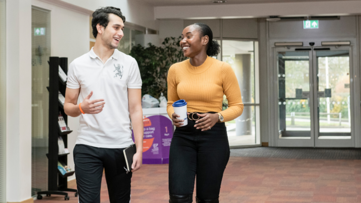 Students_in_foyer