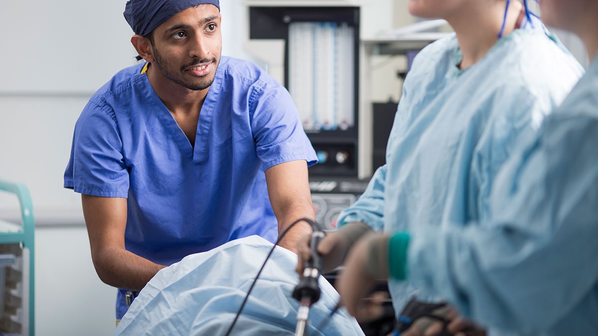 Student in operation simulation suite