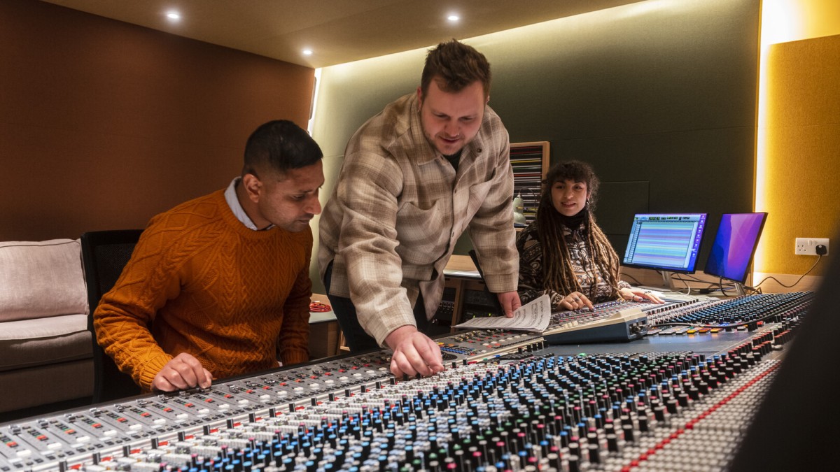 Studio 2