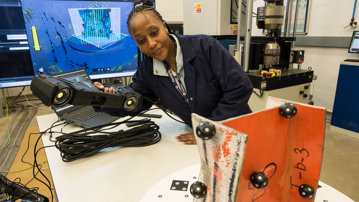 Structures and mechanical testing equipment