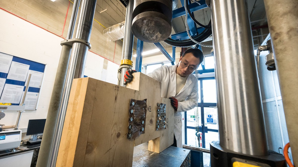 Structures and mechanical testing equipment