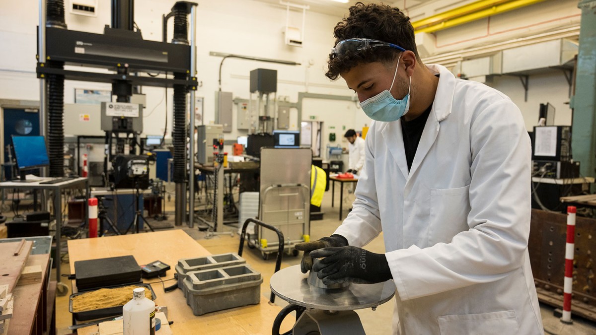 Structures and mechanical testing equipment