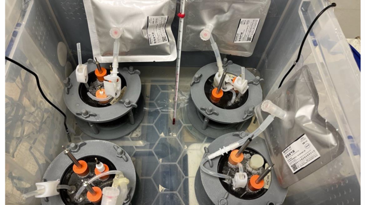 A box of devices used for Biochemical and Environmental Application