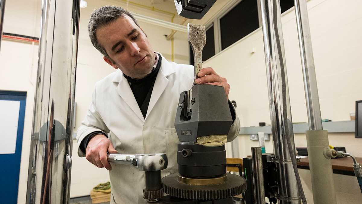 Structures and Mechanical Testing Laboratory
