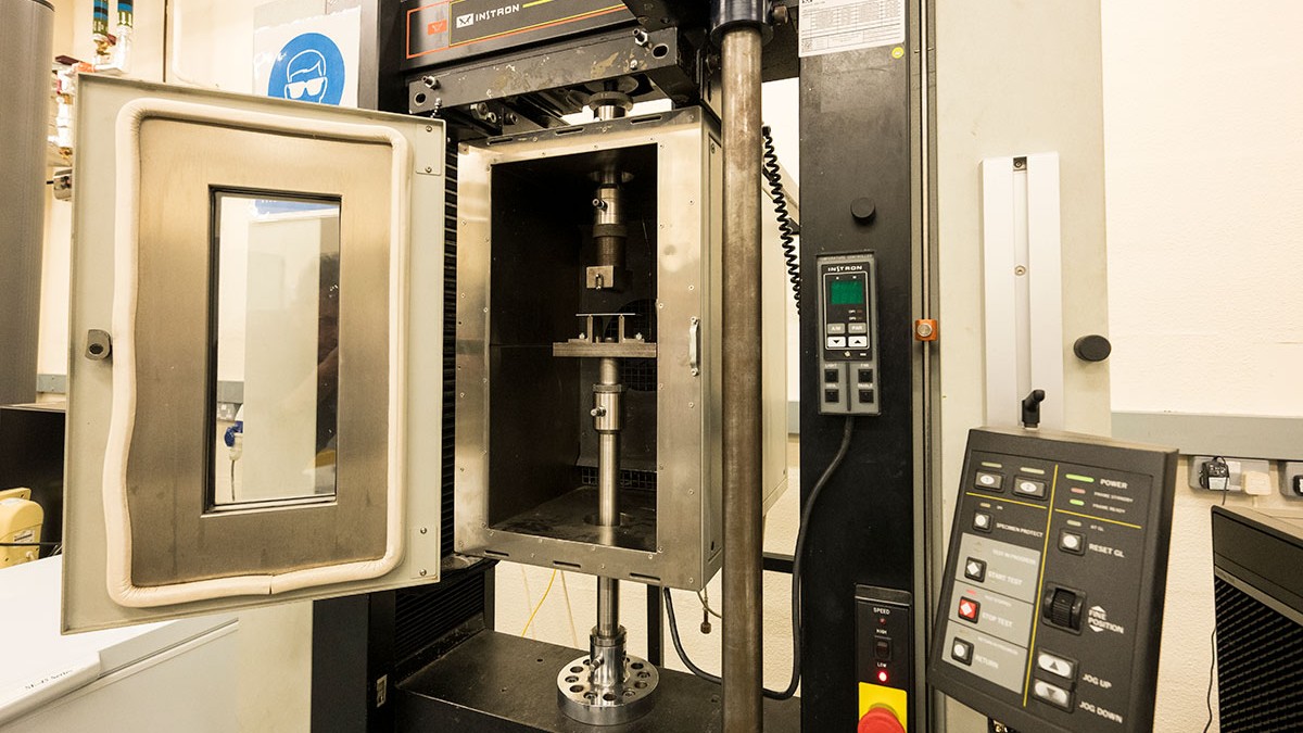 Structures and Mechanical Testing Laboratory
