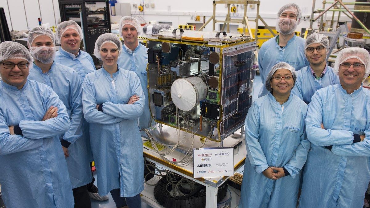 Surrey RemoveDEBRIS consortium winning the space award 