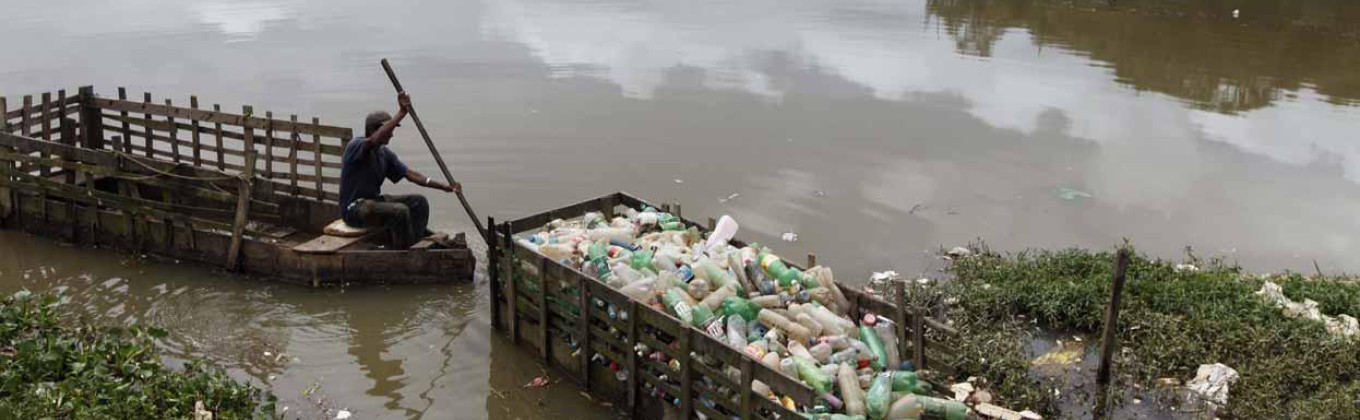 Waste collection in a river